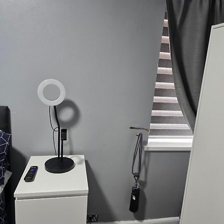 Manchester - House - Sleeps 6 - Parking - Garden Экстерьер фото